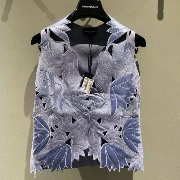 Emporio Armani Embroidered Vest Size 40 - Picture 1 of 7